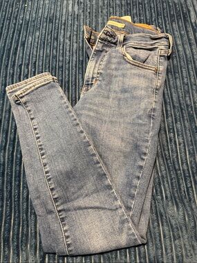 Levi's Light Blue high rise super Skinny Women's Jeans 720 length is 28